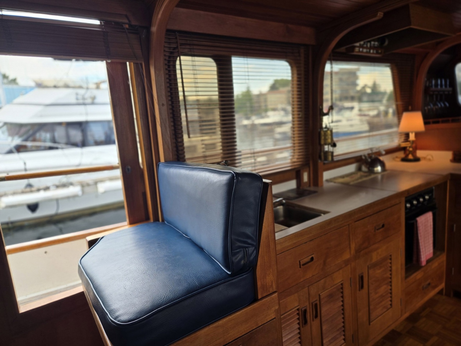 1979 Ocean Alexander 40 Double Cabin