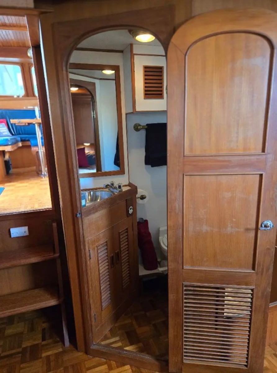 1979 Ocean Alexander 40 Double Cabin