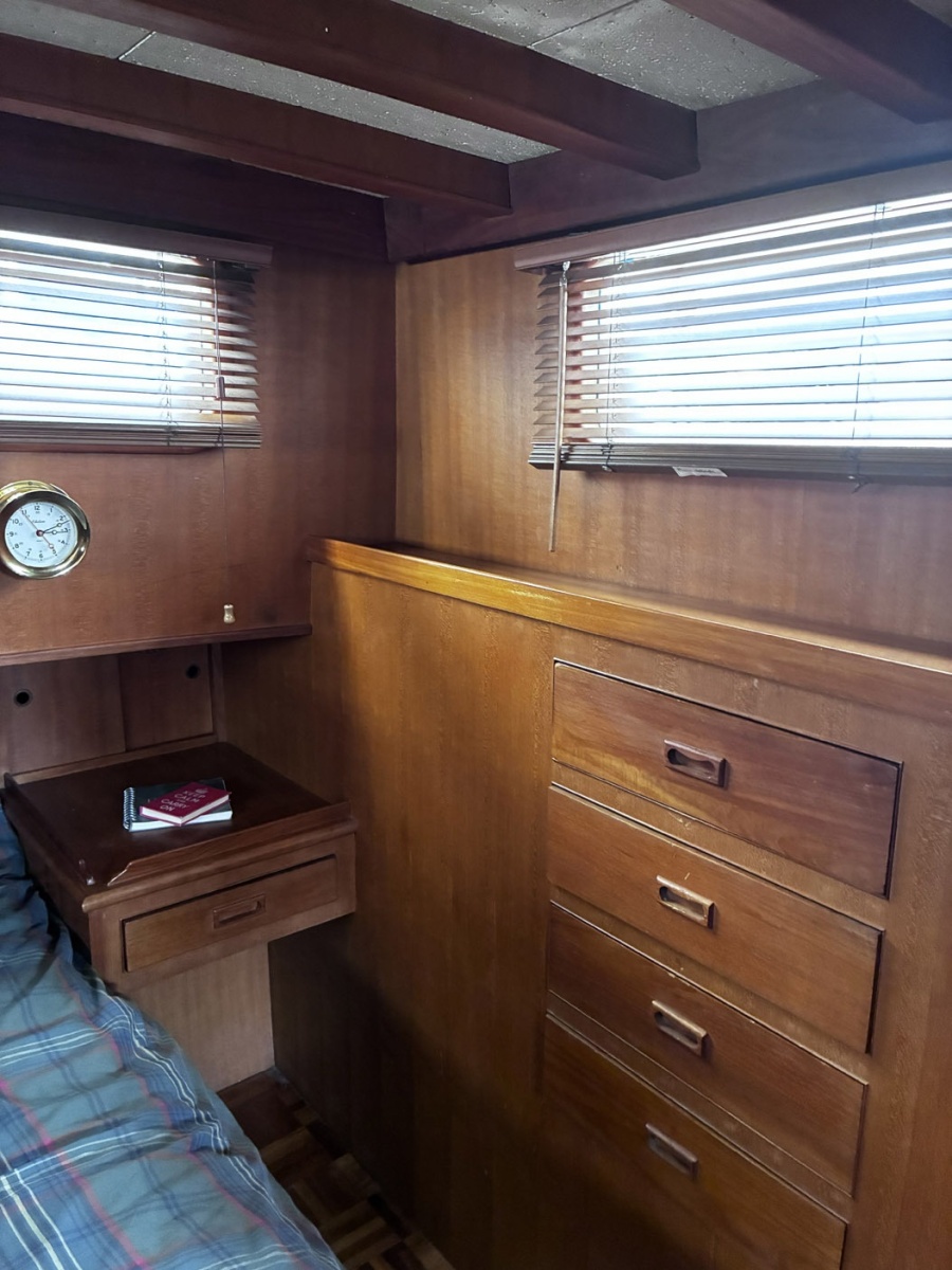 1979 Ocean Alexander 40 Double Cabin