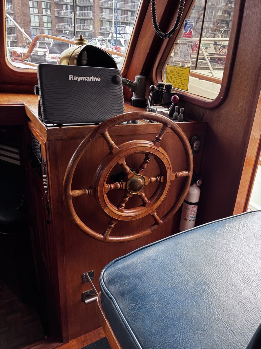 1979 Ocean Alexander 40 Double Cabin