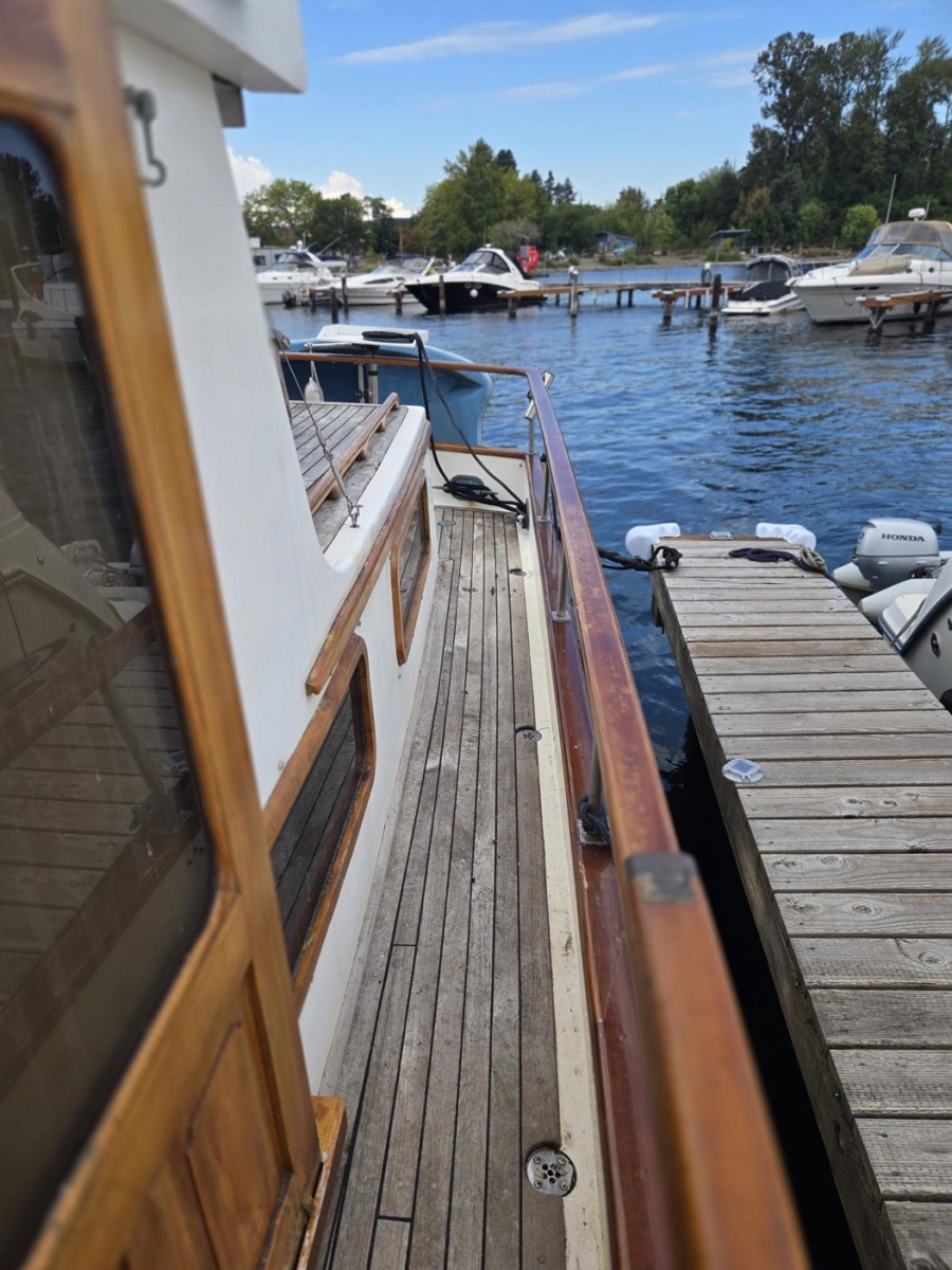 1979 Ocean Alexander 40 Double Cabin