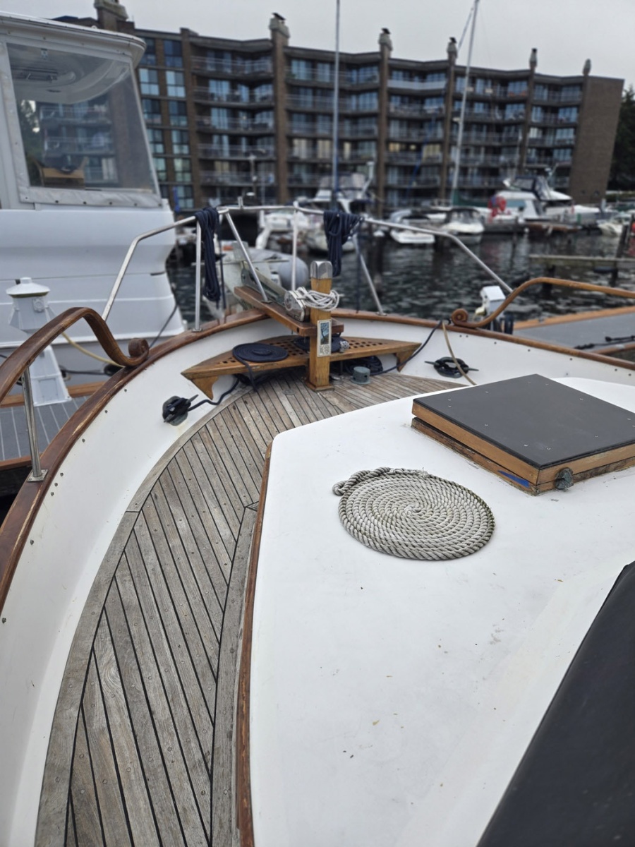 1979 Ocean Alexander 40 Double Cabin