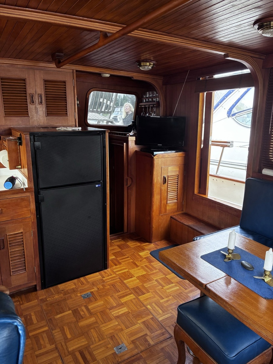 1979 Ocean Alexander 40 Double Cabin