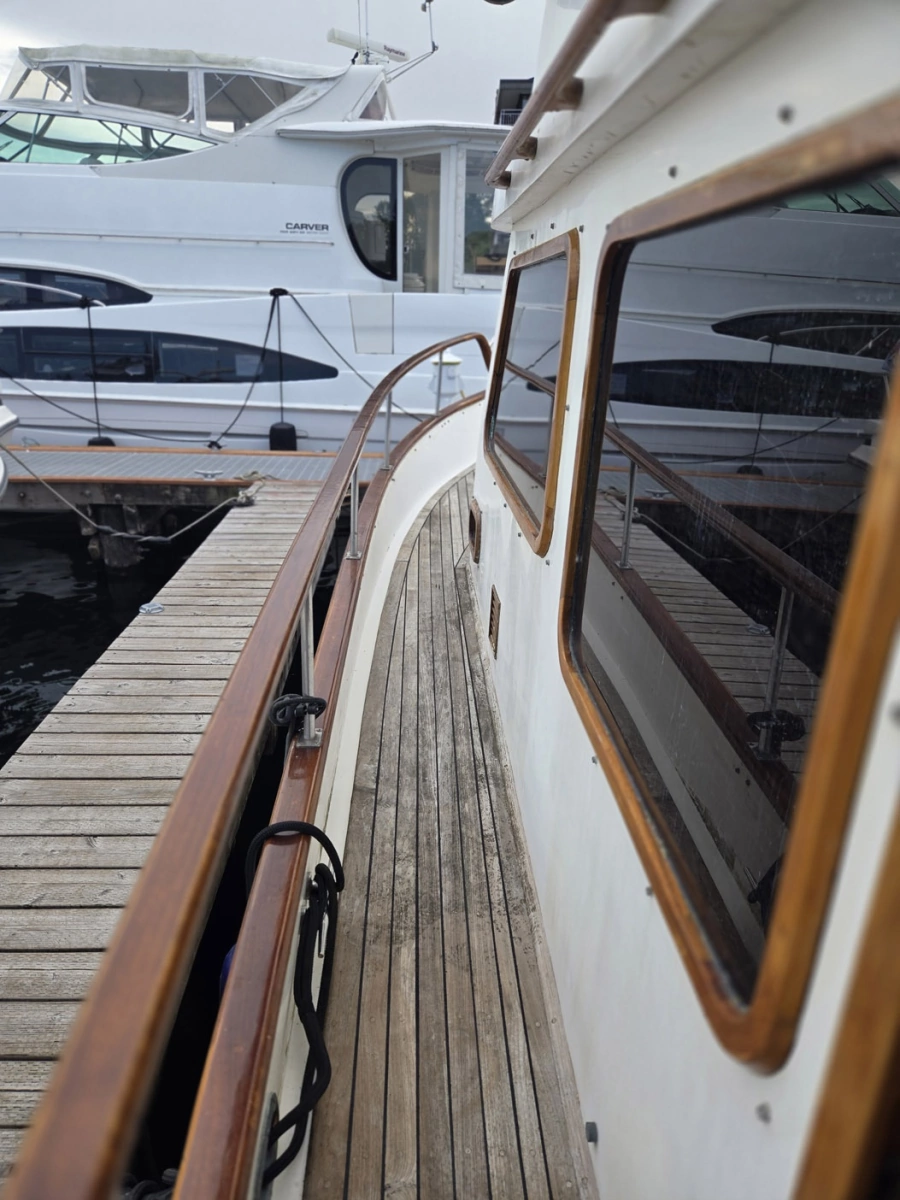 1979 Ocean Alexander 40 Double Cabin