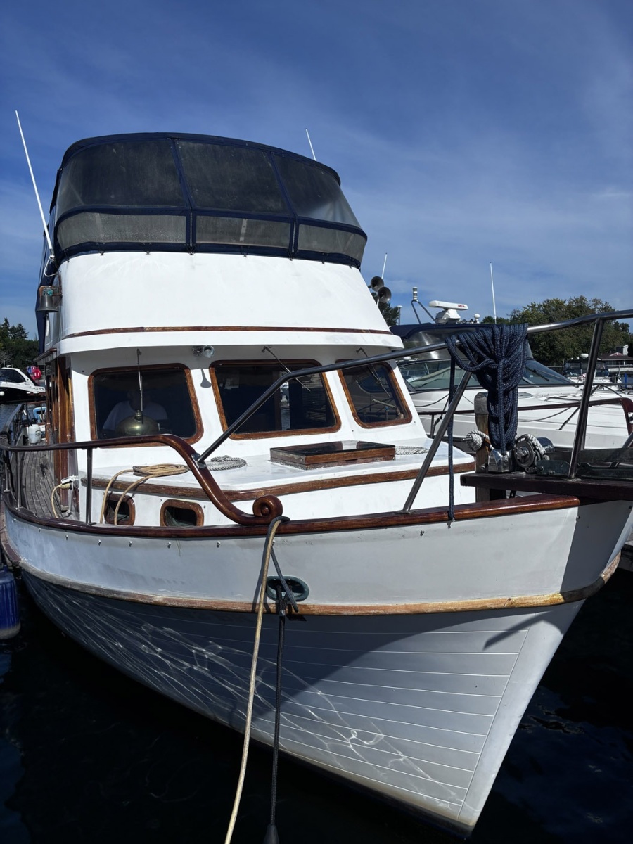 1979 Ocean Alexander 40 Double Cabin