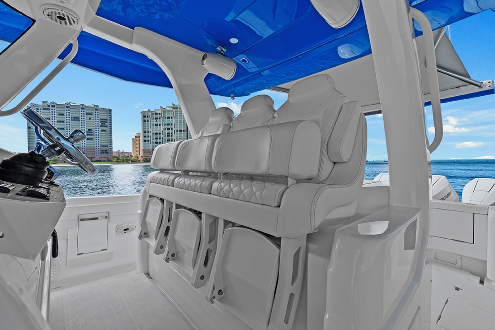 Helm seats