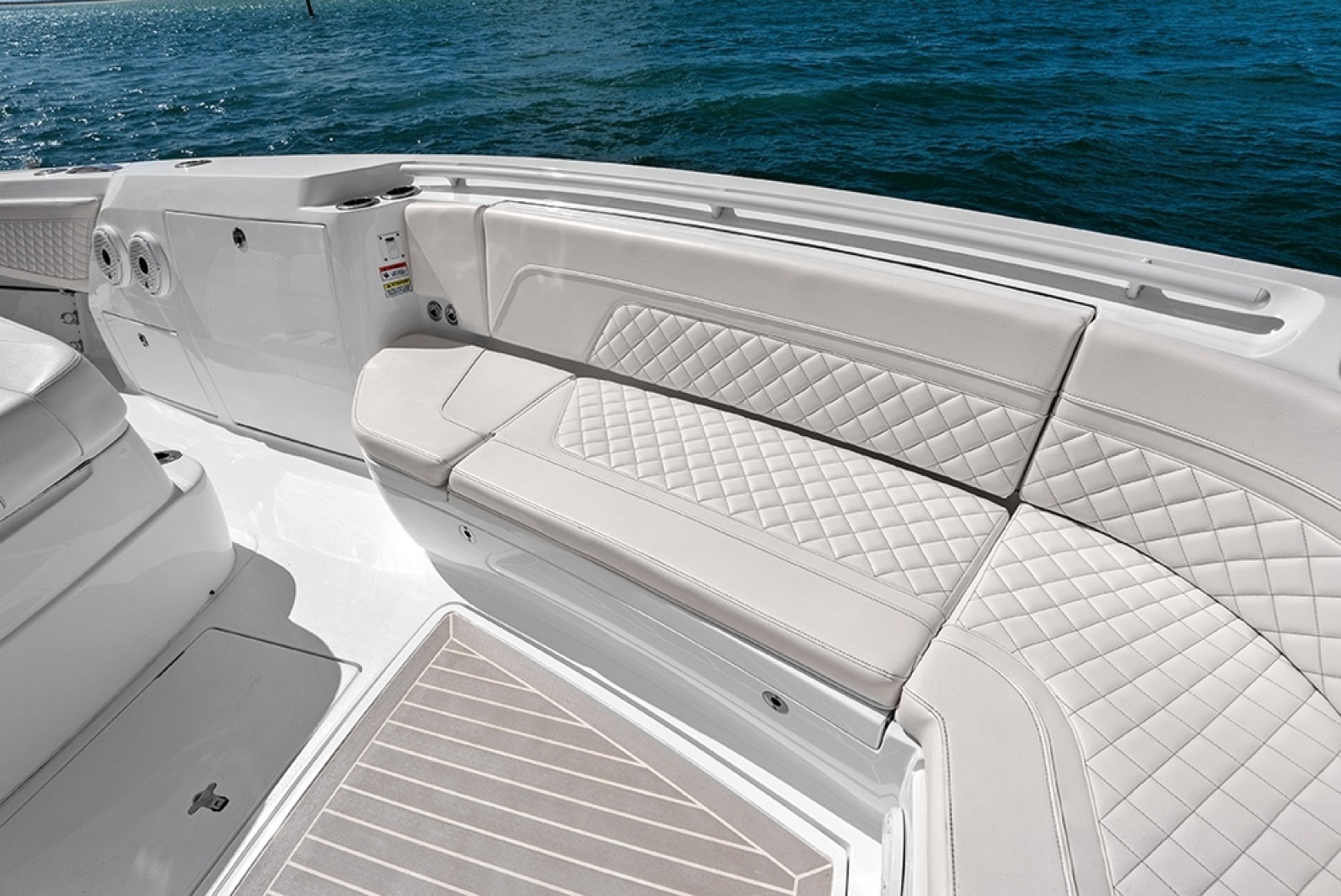 Port bow seat