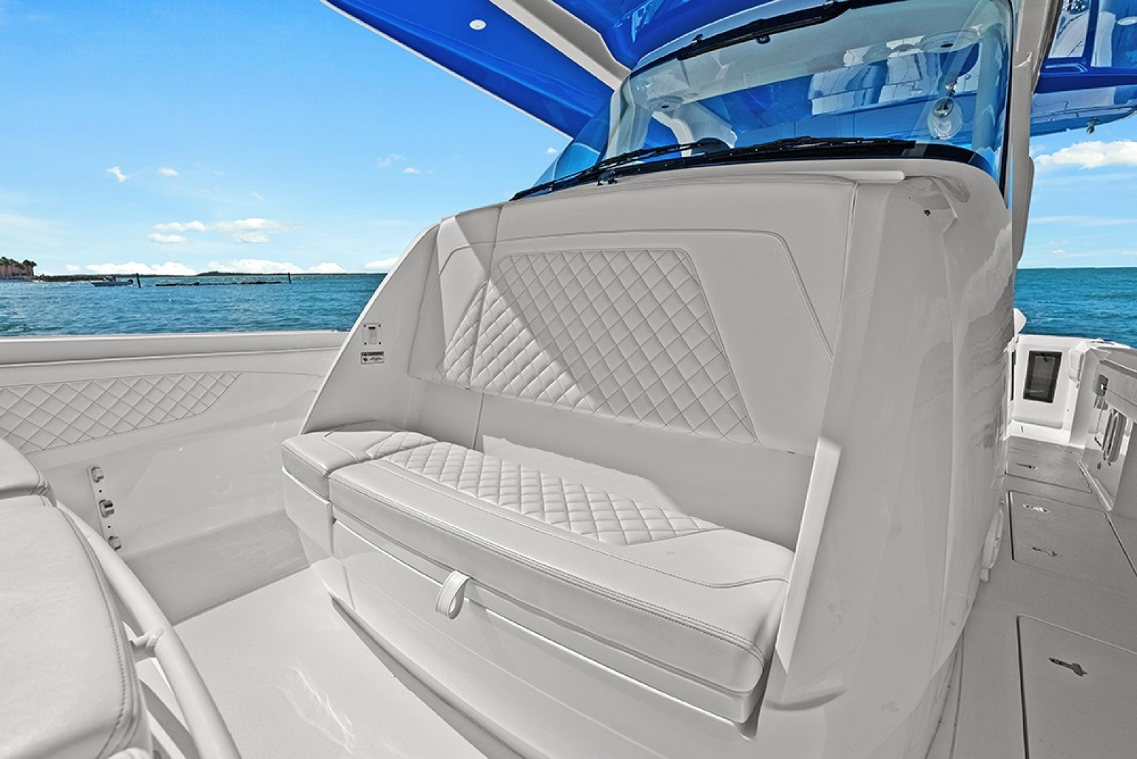 Seat at the fwd of the helm