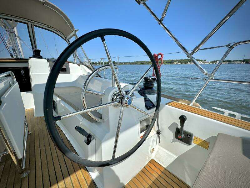 2015 Jeanneau 379