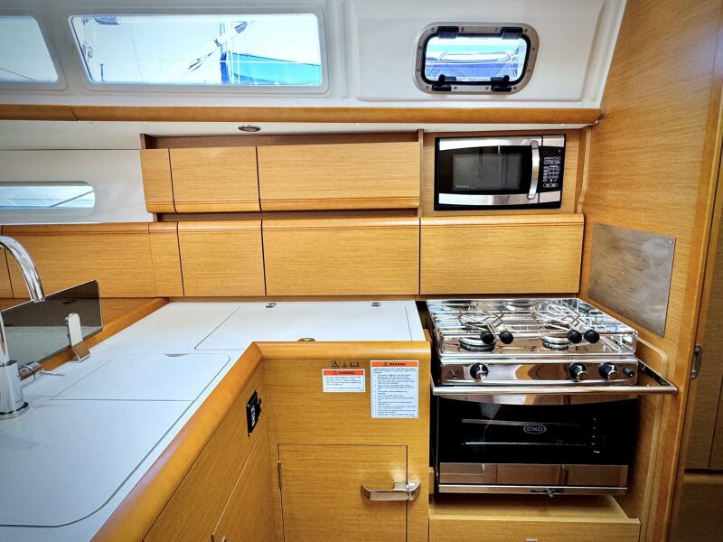 2015 Jeanneau 379