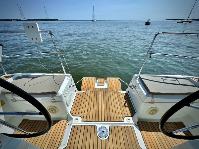 2015 Jeanneau 379