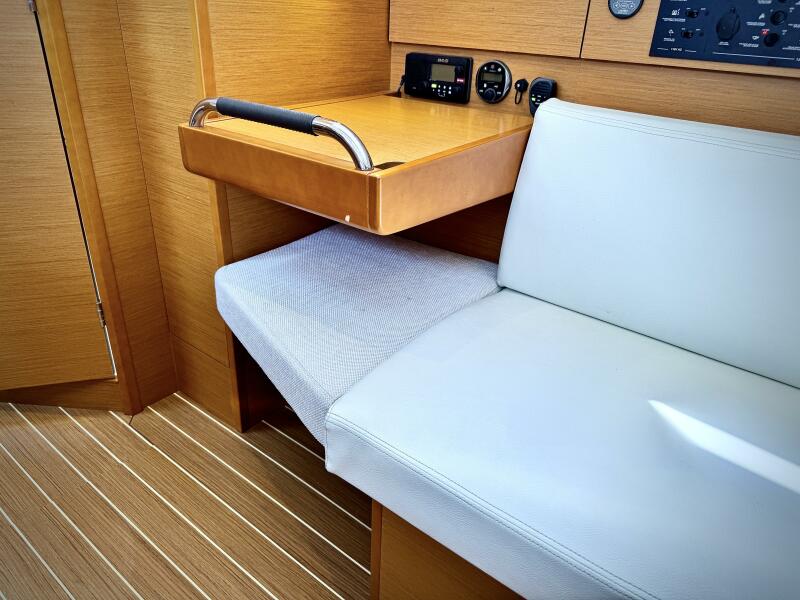2015 Jeanneau 379