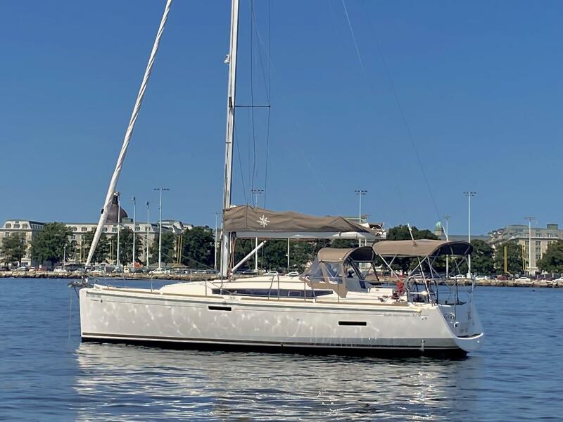 2015 Jeanneau 379