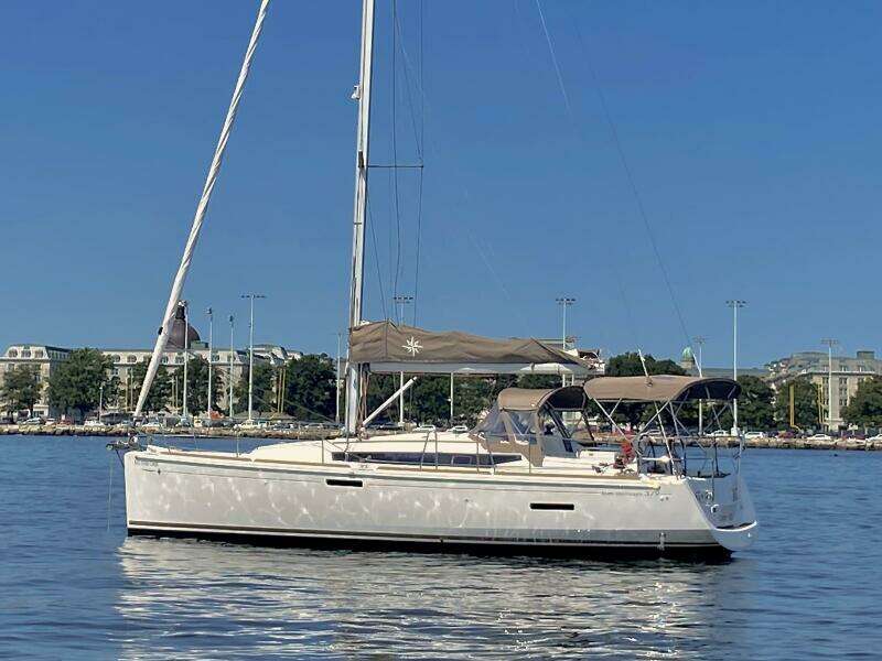 2015 Jeanneau 379