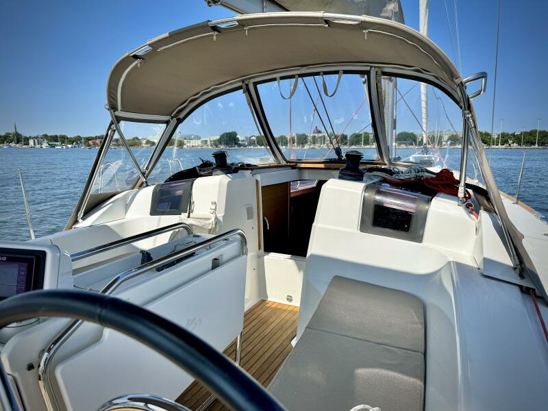 2015 Jeanneau 379