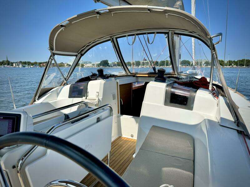2015 Jeanneau 379