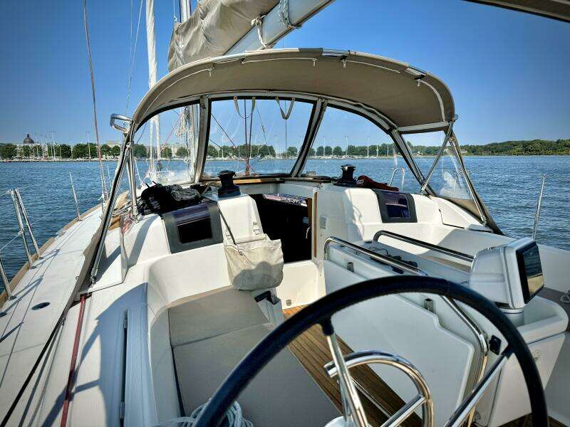 2015 Jeanneau 379
