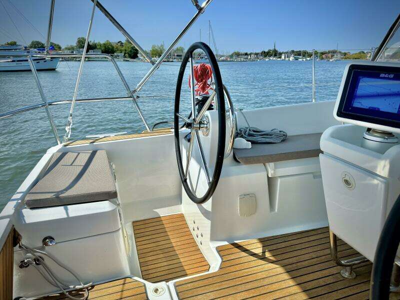 2015 Jeanneau 379