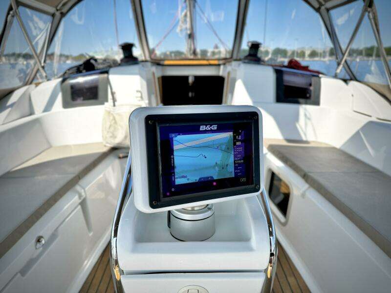 2015 Jeanneau 379