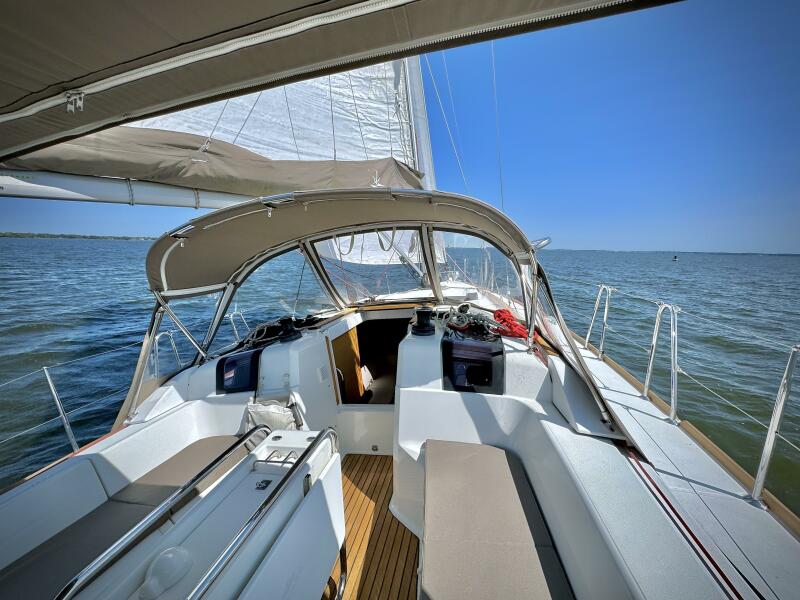 2015 Jeanneau 379