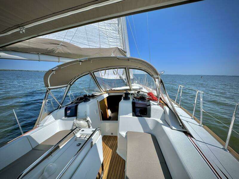 2015 Jeanneau 379