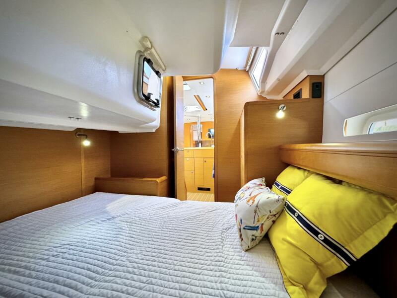 2015 Jeanneau 379