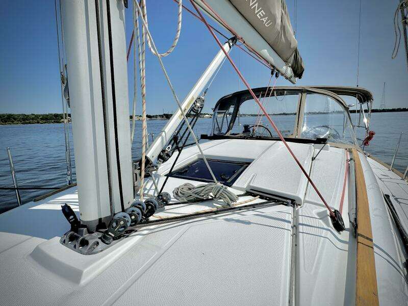 2015 Jeanneau 379