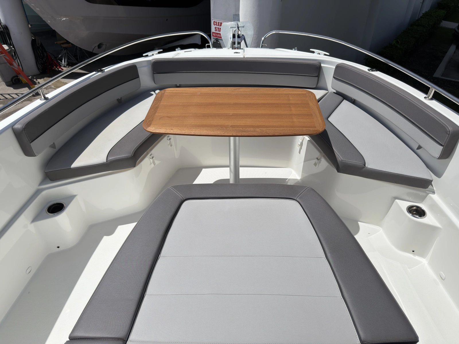 29ft Jeanneau Yacht For Sale