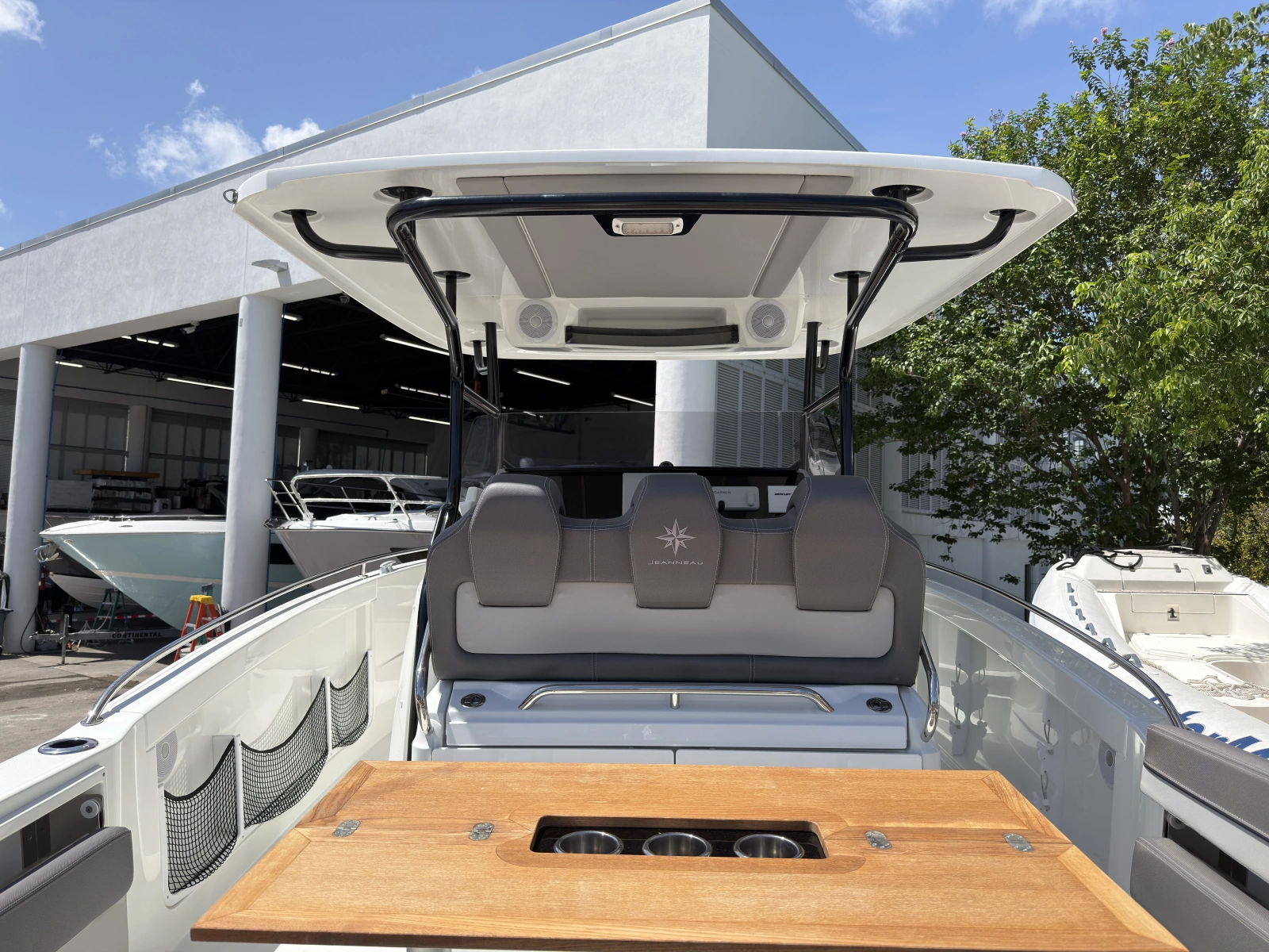29ft Jeanneau Yacht For Sale
