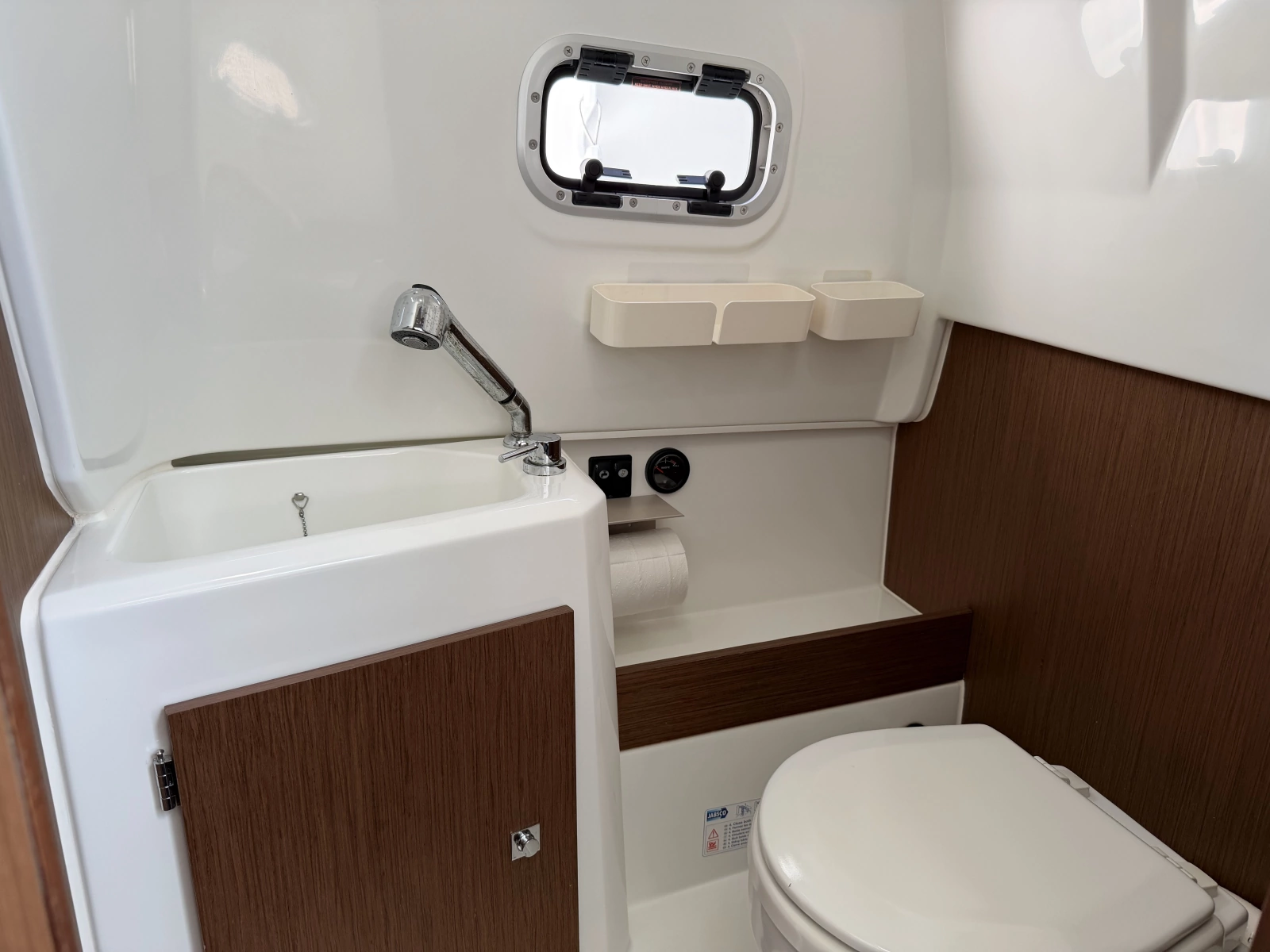29ft Jeanneau Yacht For Sale
