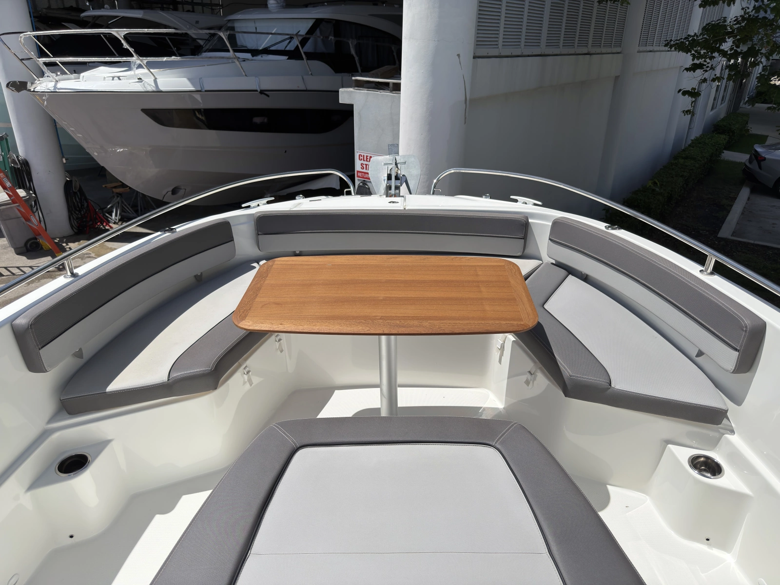 29ft Jeanneau Yacht For Sale