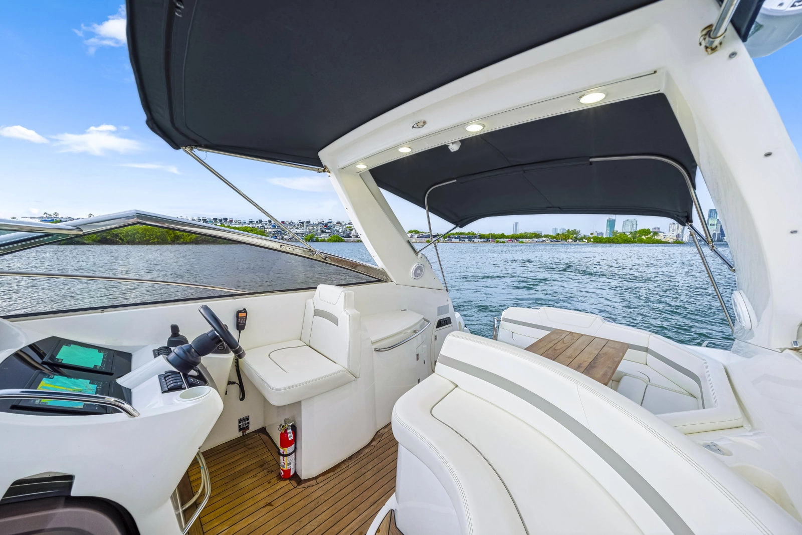 2004 Sunseeker Portofino 35