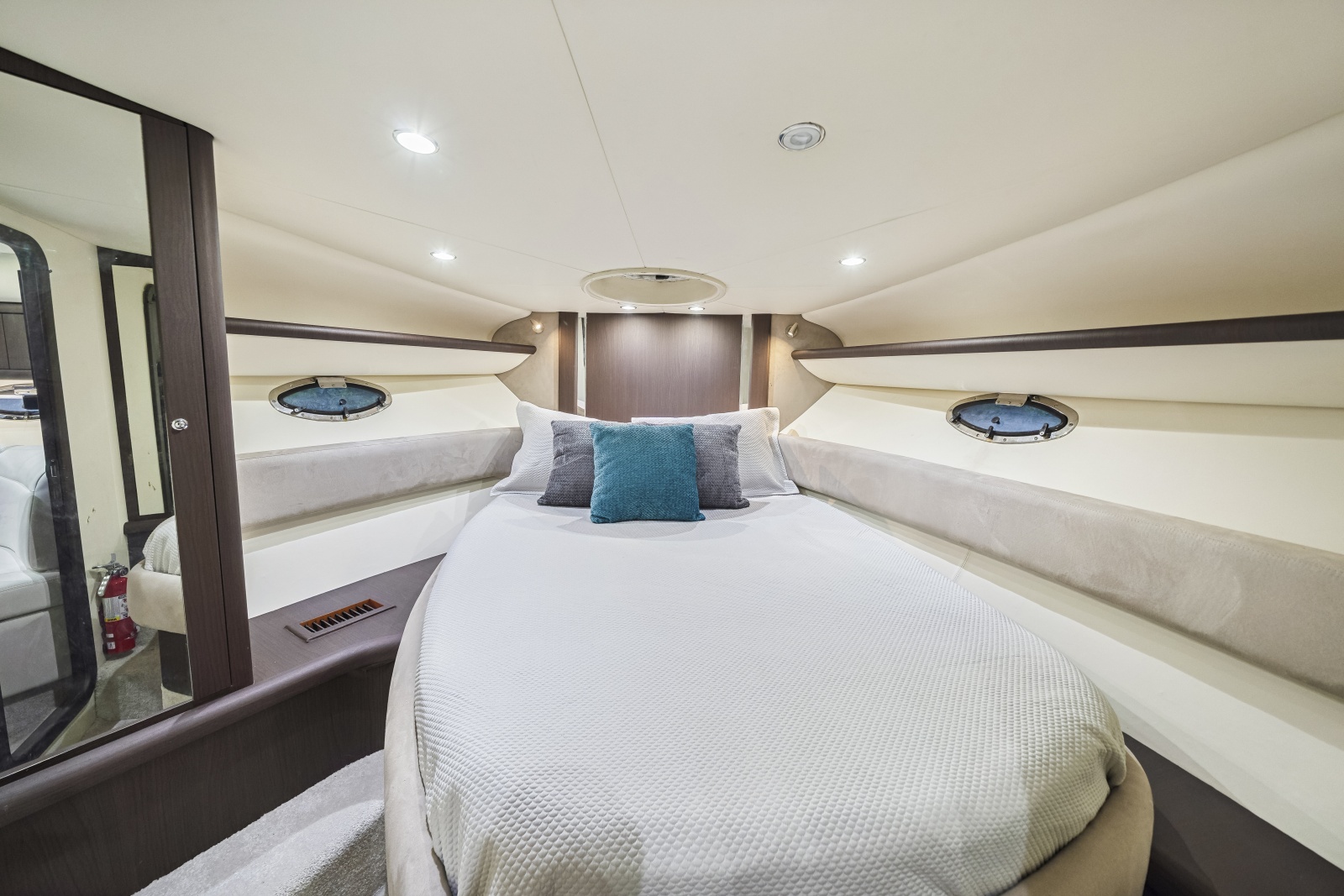 2004 Sunseeker Portofino 35