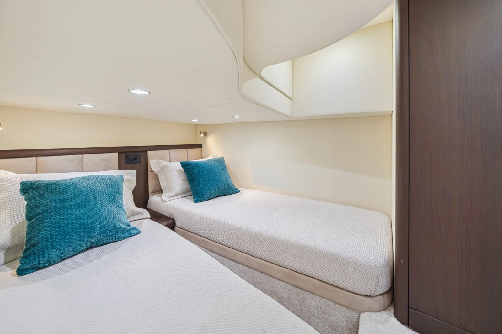 2004 Sunseeker Portofino 35