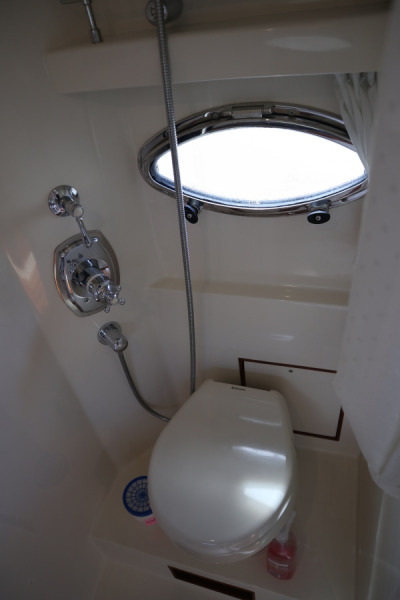 Marlow 37 - MI-DI - Head & Shower