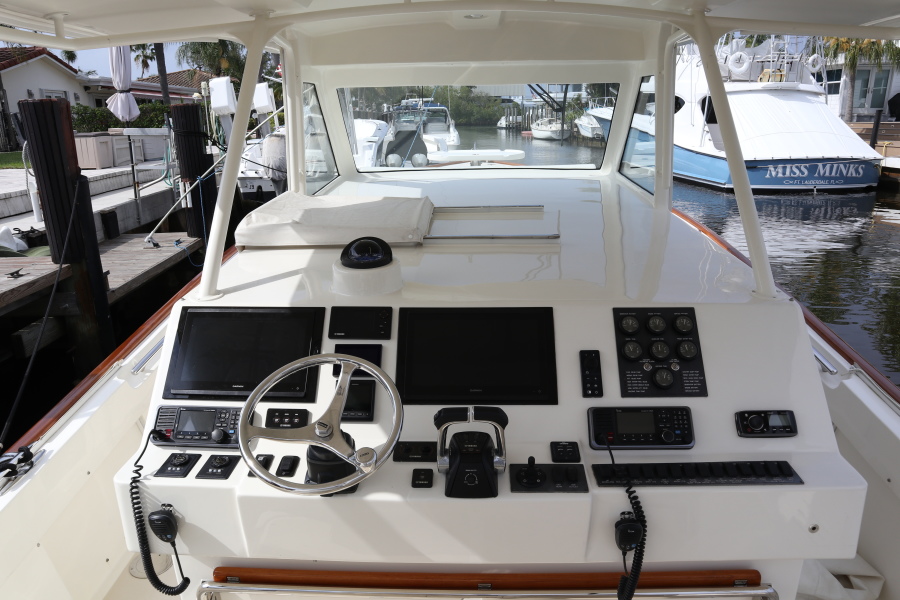 Marlow 37 - MI-DI - Helm Station