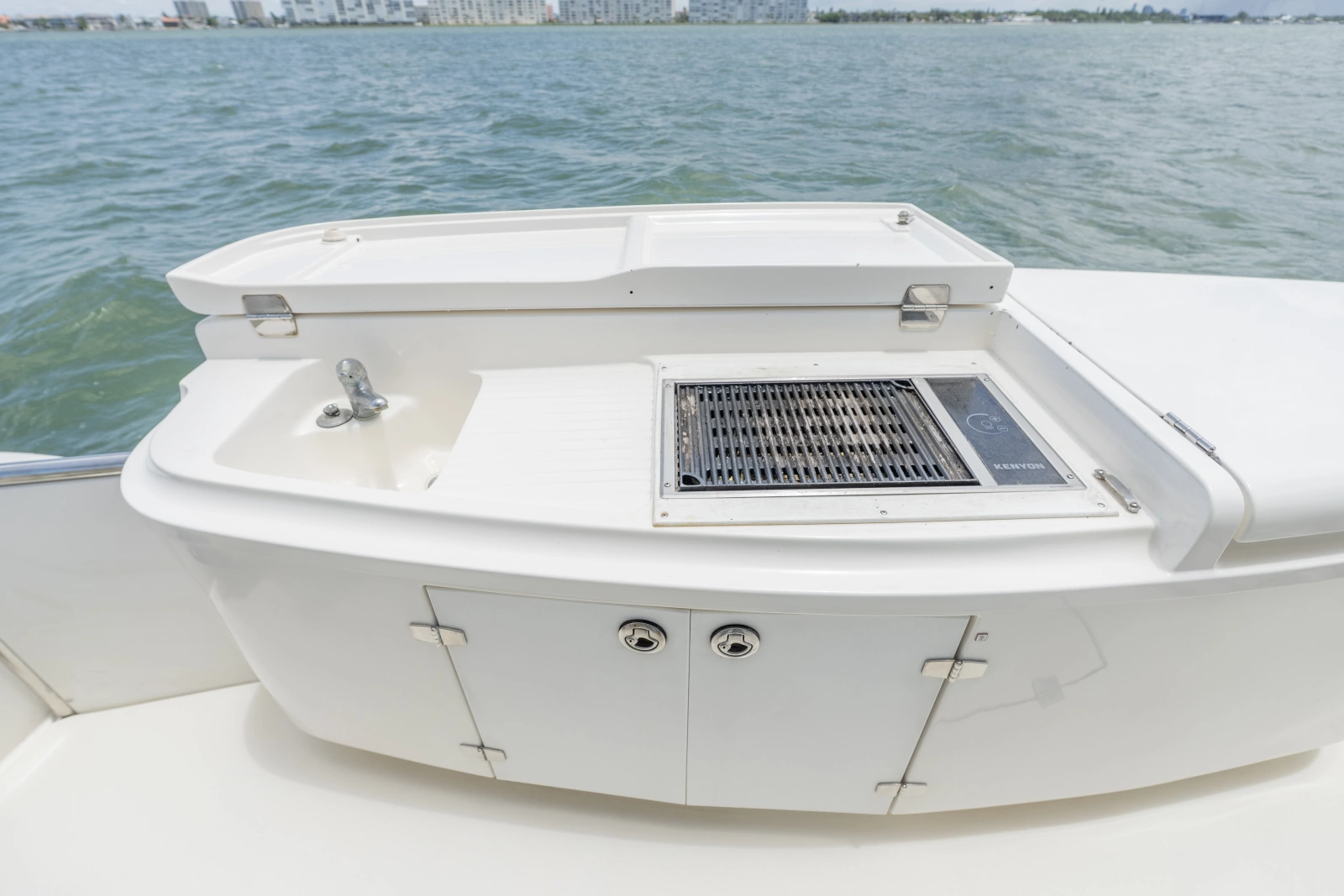 2008 Maritimo 52