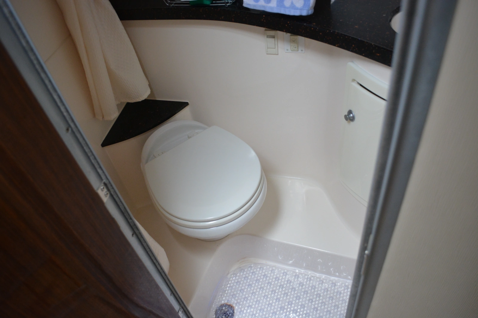 Jet Over It 28ft Regal Yacht For Sale