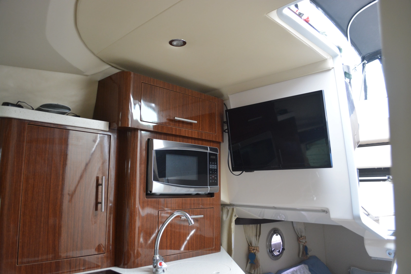 Jet Over It 28ft Regal Yacht For Sale
