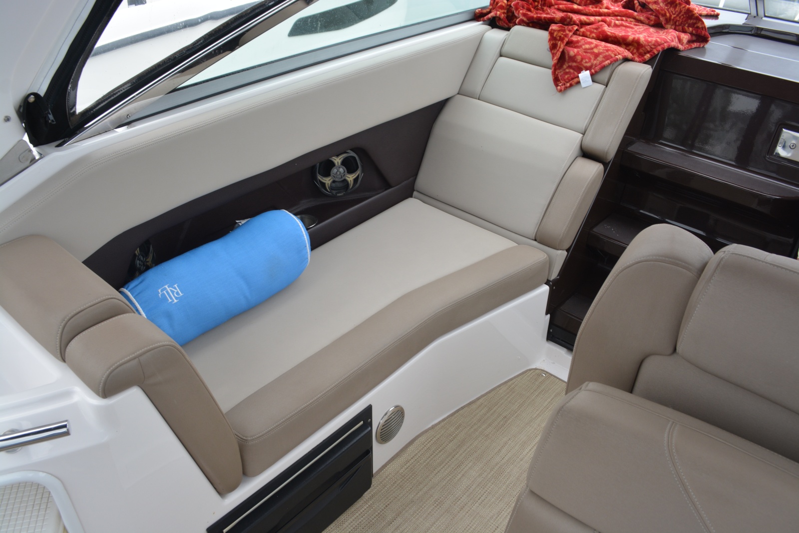 2014 Regal 28 Express