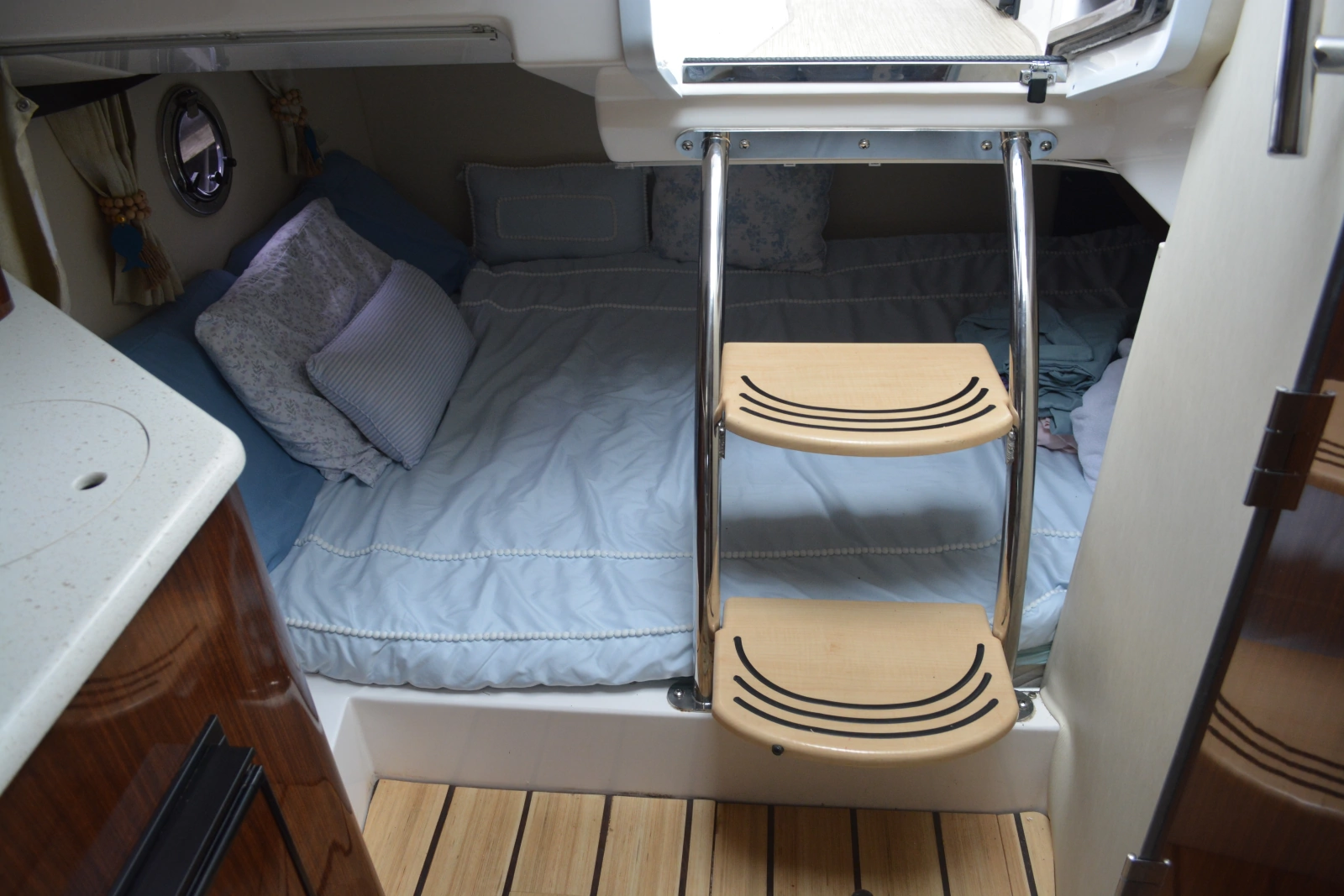 Jet Over It 28ft Regal Yacht For Sale