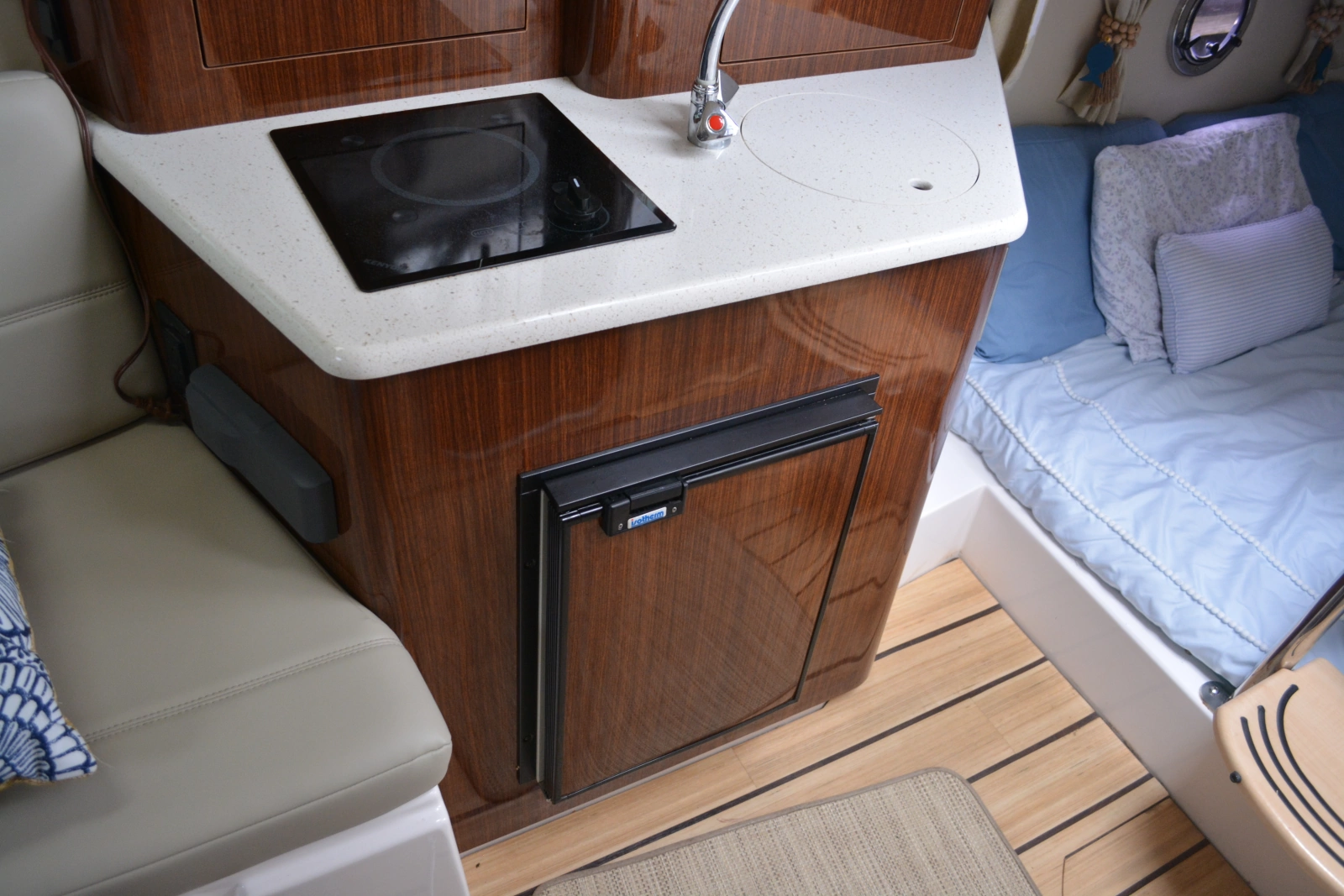 Jet Over It 28ft Regal Yacht For Sale