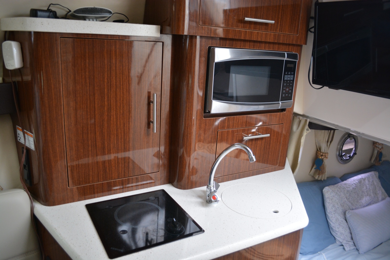 2014 Regal 28 Express