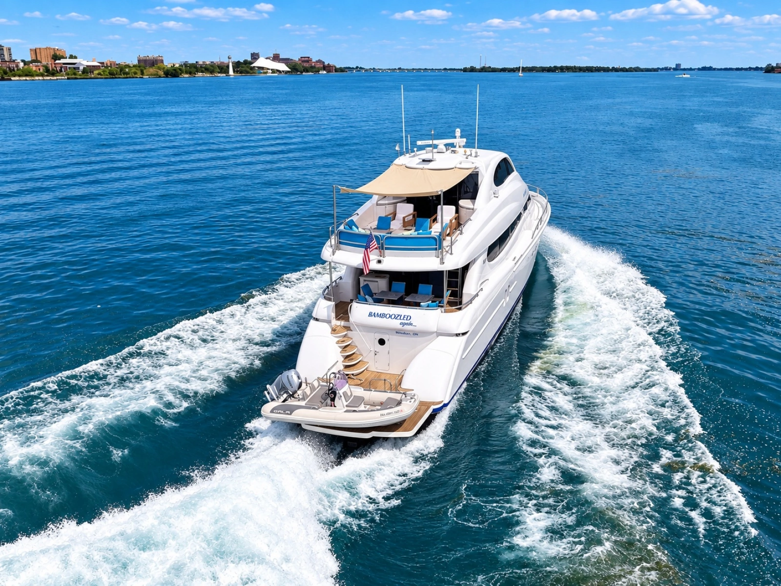 2002 Lazzara Yachts 80 Skylounge
