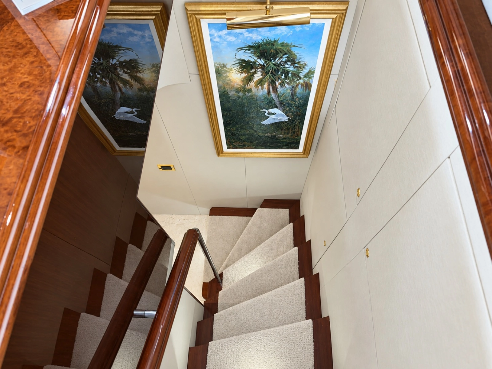 2002 Lazzara Yachts 80 Skylounge
