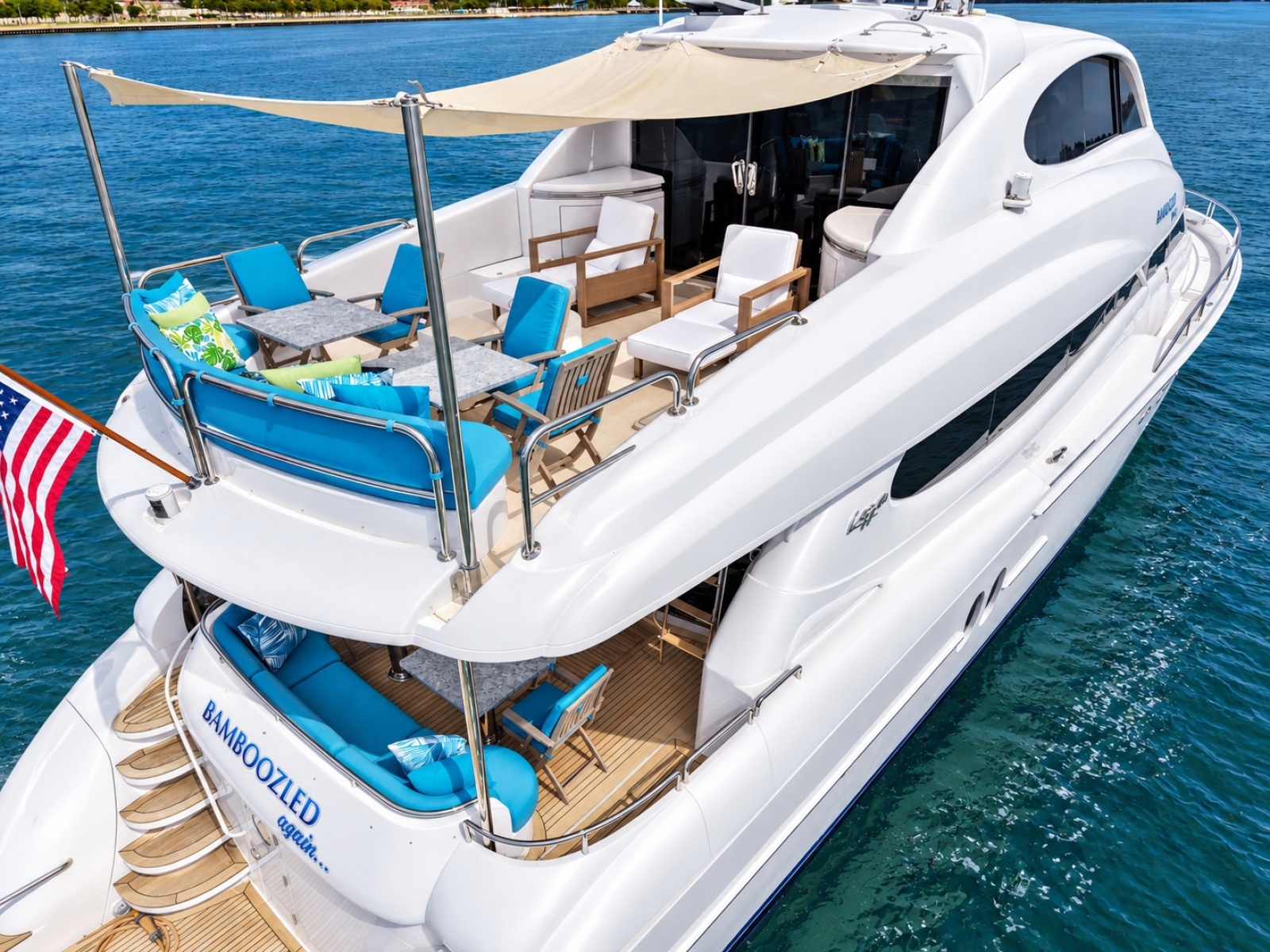 2002 Lazzara Yachts 80 Skylounge