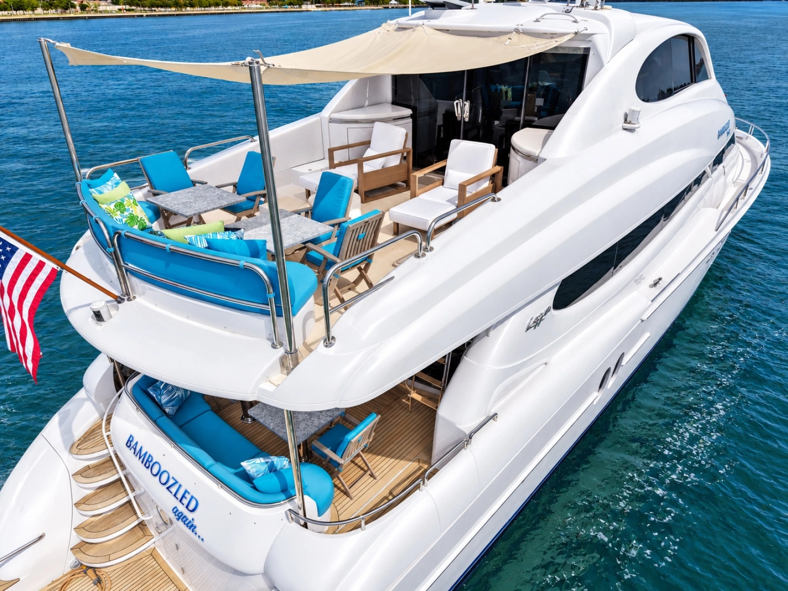 2002 Lazzara Yachts 80 Skylounge