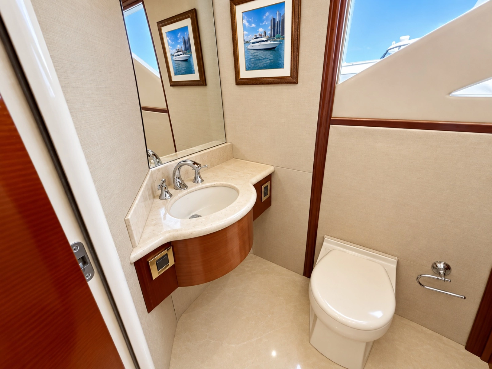 2002 Lazzara Yachts 80 Skylounge