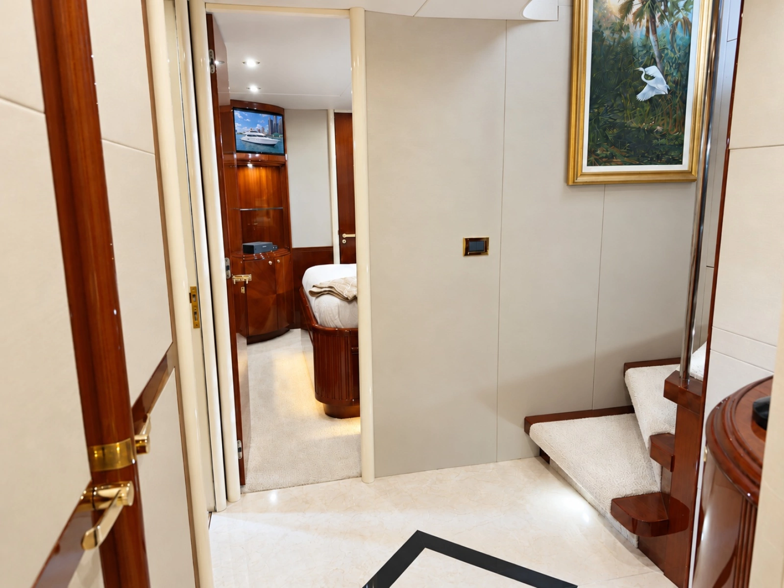 2002 Lazzara Yachts 80 Skylounge
