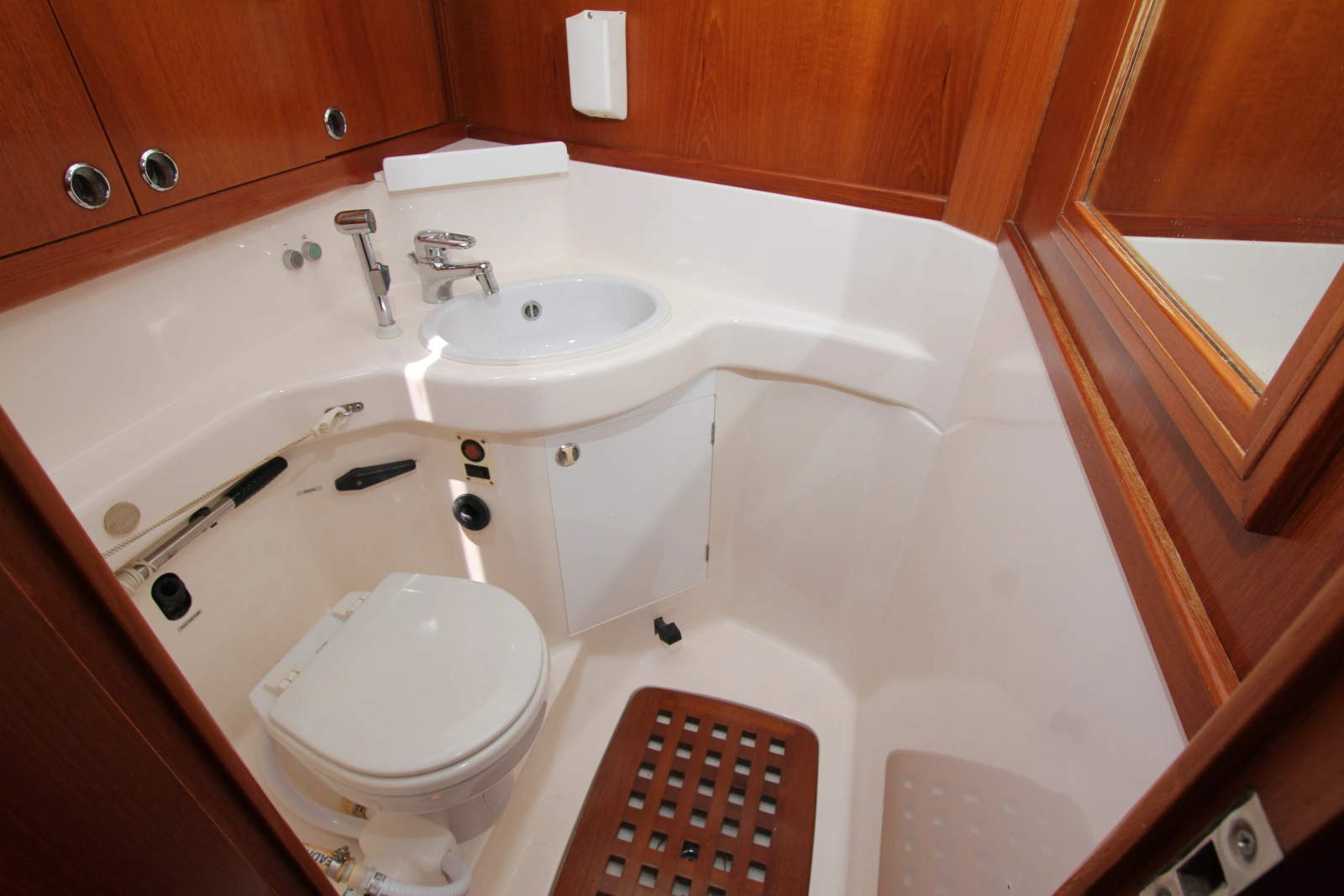 2000 Nautor Swan 